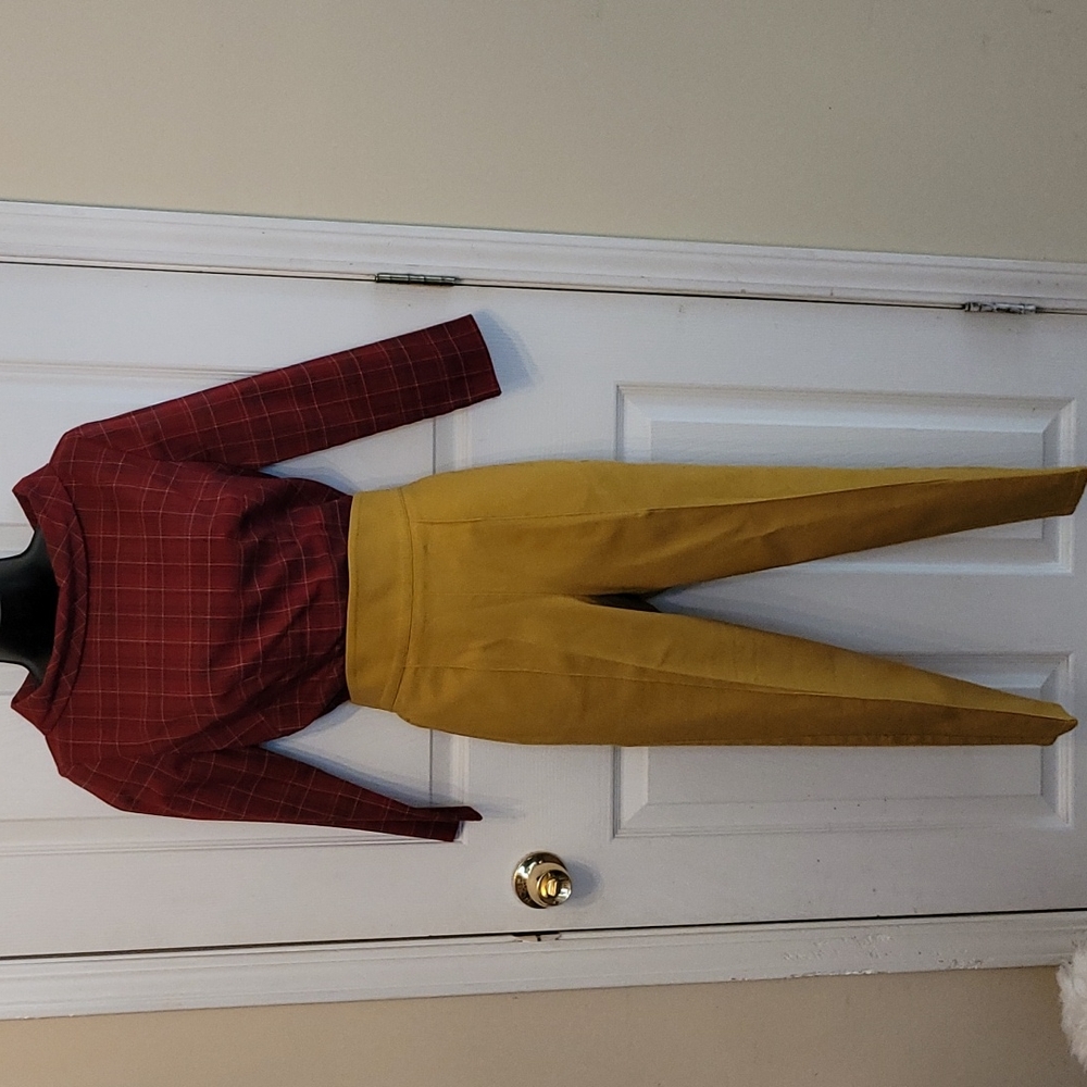 Laura Byrnes/Pinup Couture mustard high waisted trousers in size small